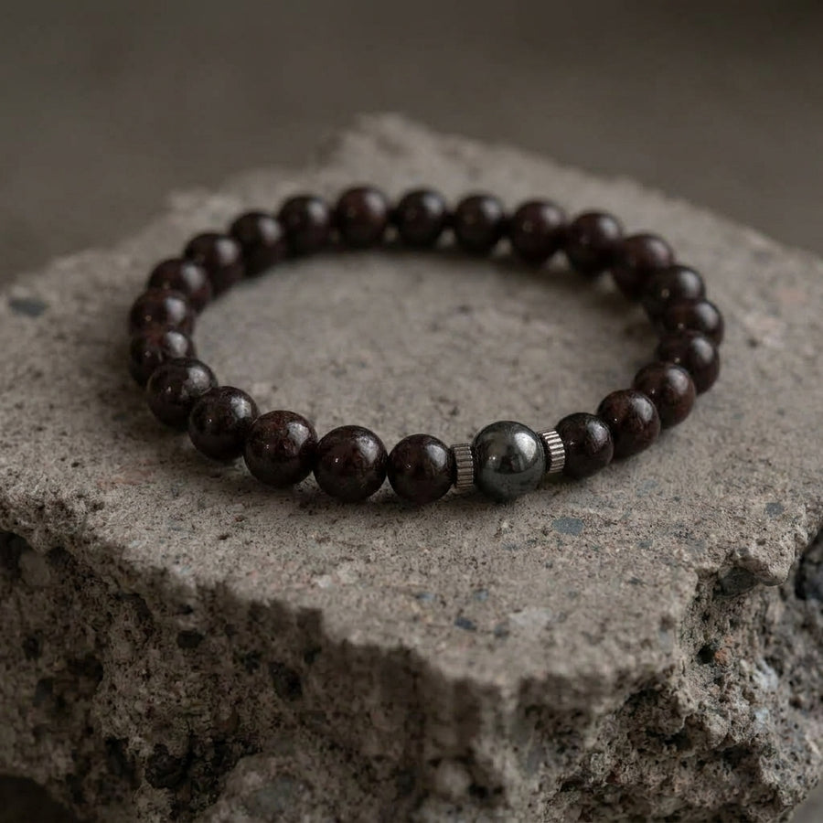 Bracelet en grenat almandin pour homme avec perle d'hématine aimantée